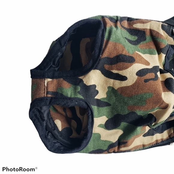 Camoflauge pet front carrier with adjustable straps size medium - Picture 5 of 6